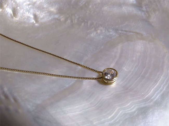Loumya Gold | Collier | Or Jaune | Oxyde de Zirconium Loumya Gold | Collier | Or Jaune | Oxyde de Zirconium
