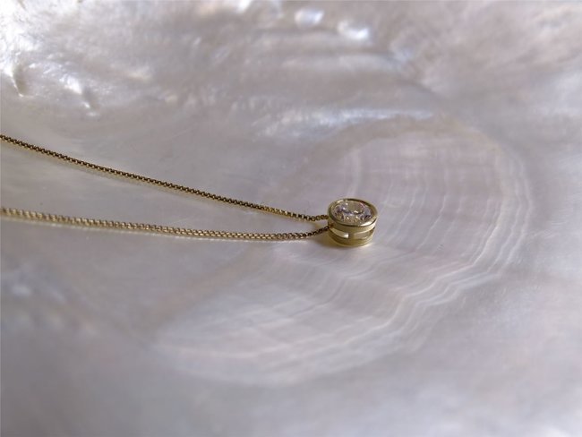 Loumya Gold | Collier | Or Jaune | Oxyde de Zirconium Loumya Gold | Collier | Or Jaune | Oxyde de Zirconium