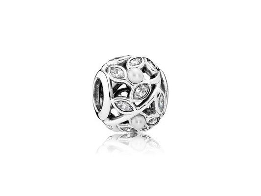 Pandora | Charm | Feuilles Lumineuse Ajourées | 791754P Pandora | Charm | Feuilles Lumineuse Ajourées | 791754P