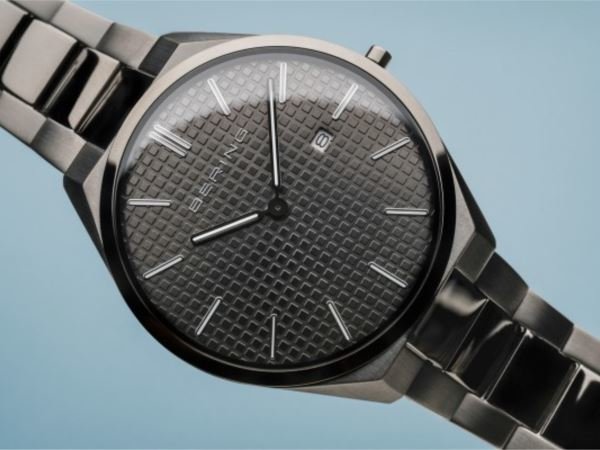 Bering | Quartz | Ultra Slim |Gris /Brossé17240-777 Bering | Quartz | Ultra Slim |Gris /Brossé17240-777