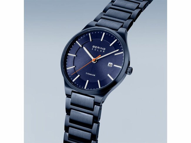 Bering | Homme | Solar | Titane | Bleu | 39mm | 15239-797